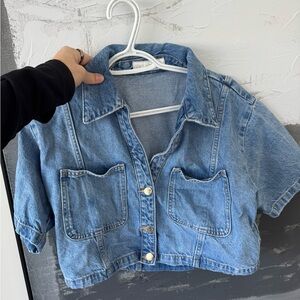 Zara Light Jean Jacket t shirt
